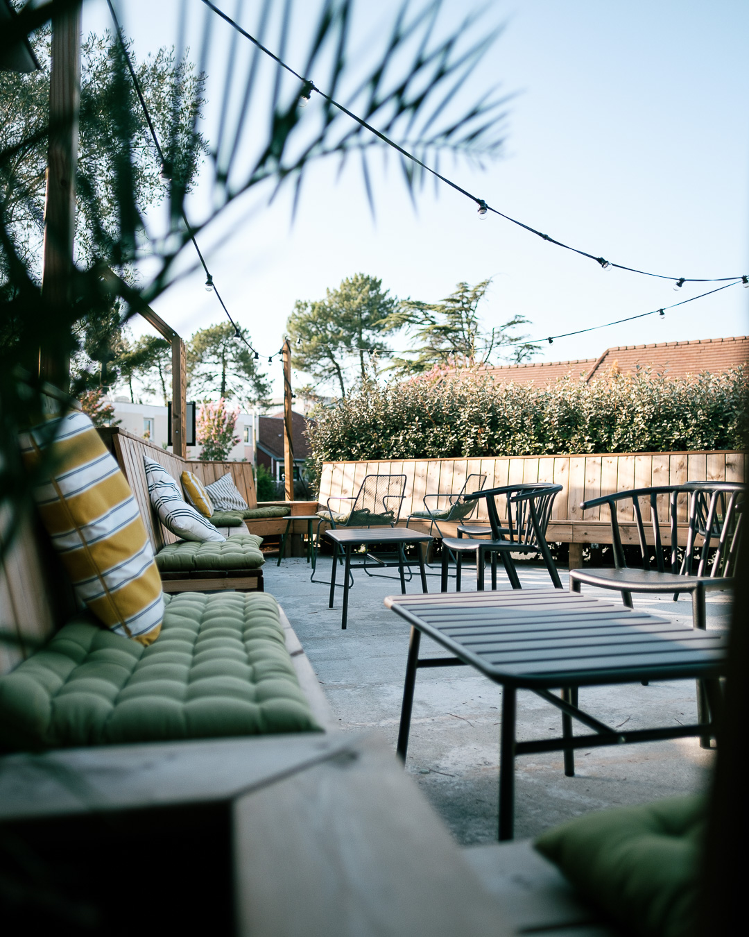 Terrasse guinguette du Tourbouillon en soirée